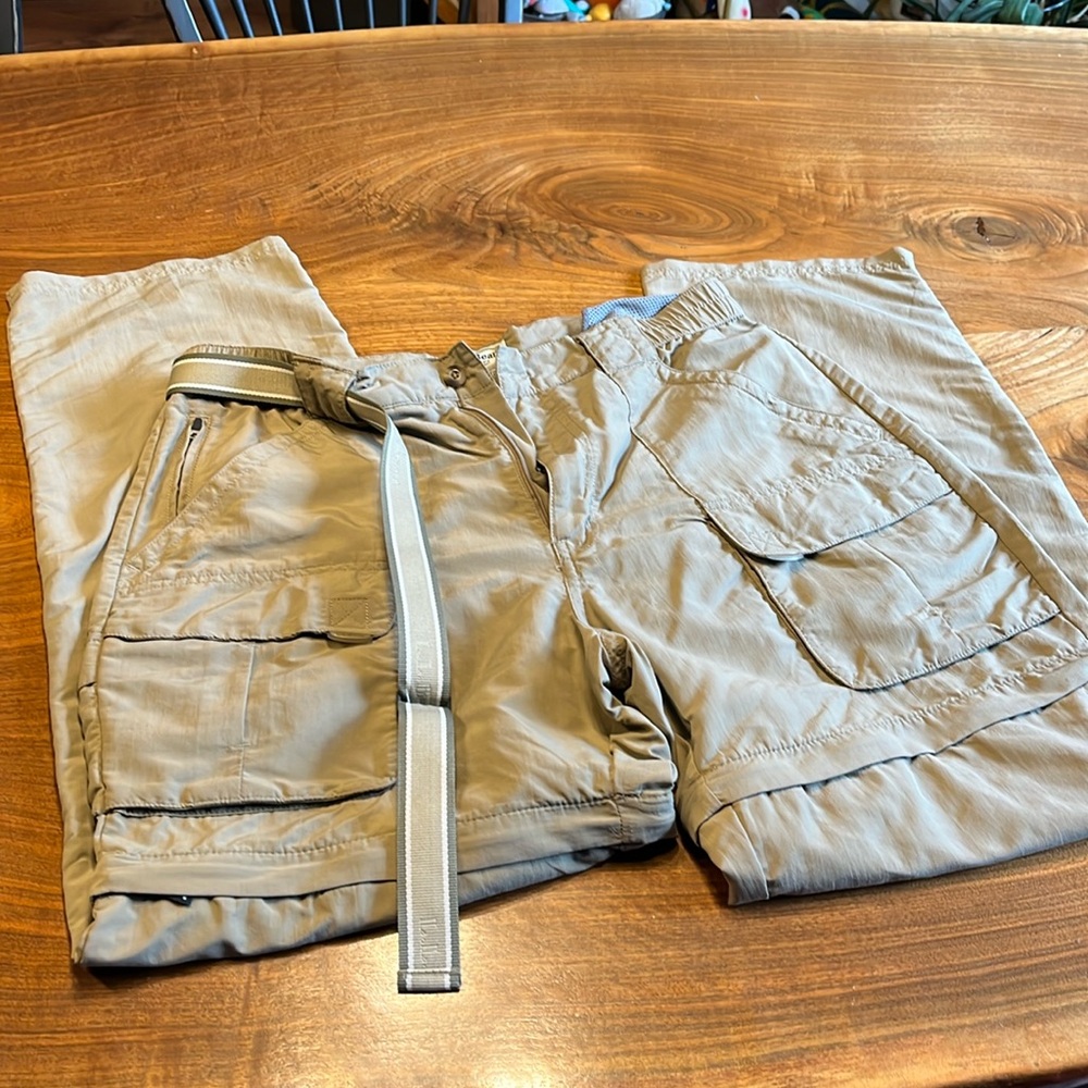 Excellent used condition men’s M LL Bean zip off pants